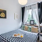 Апартаменты Clicktheflat Avenue Place